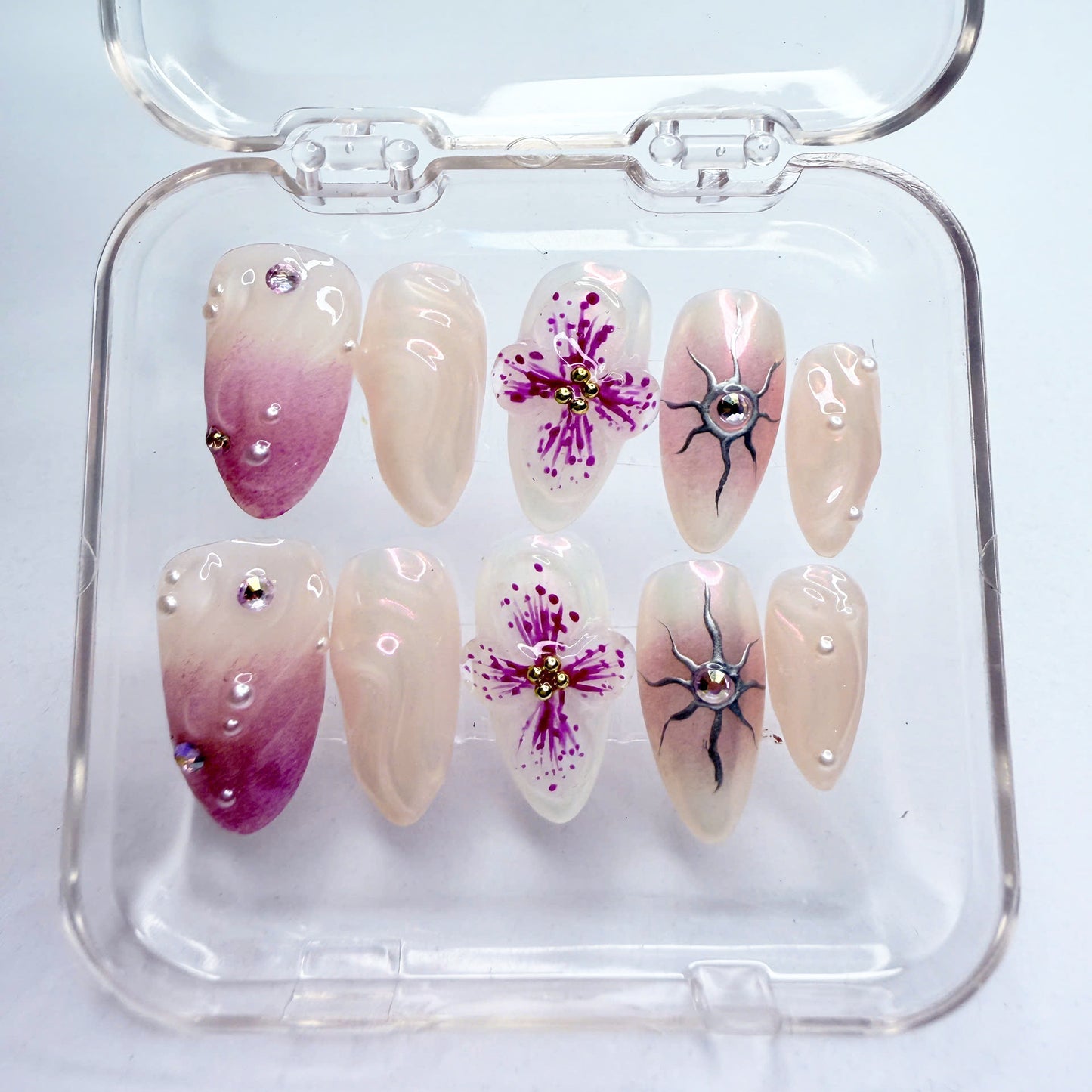 Elegant Floral Press-On Nails